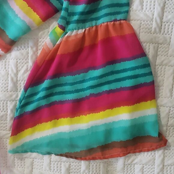 Vall.  Sheer Colorful Top. Size S - Picture 8 of 8